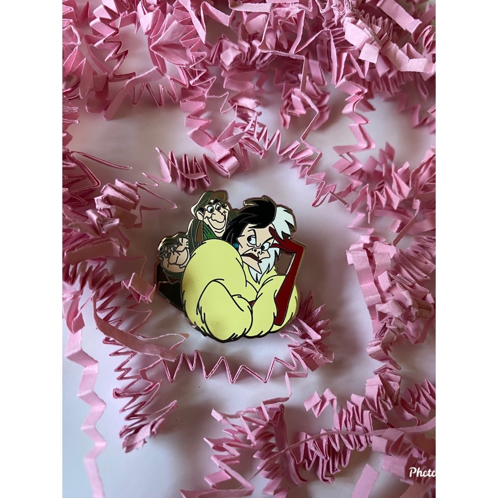 Disney Villain Pin😈